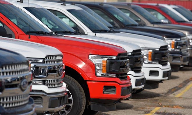 الولايات المتحدة تحقق فيما إذا كانت شركة فورد بطيئة في إصلاح كاميرات النسخ الاحتياطي